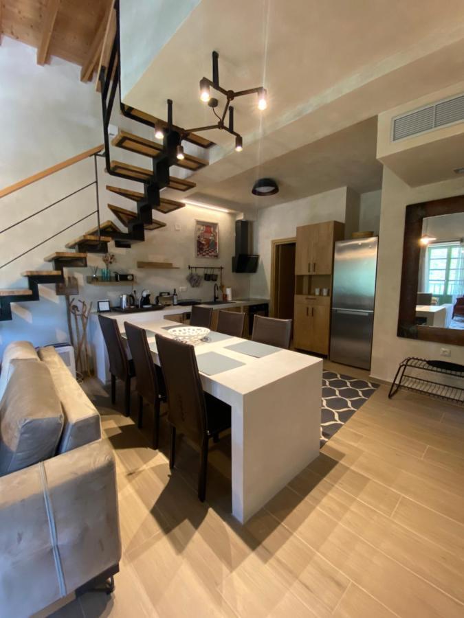 Aristi Boutique Stonehouse With Attic Lejlighed Eksteriør billede