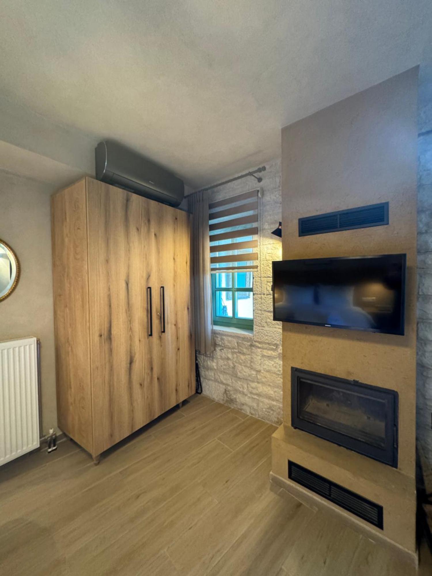 Aristi Boutique Stonehouse With Attic Lejlighed Eksteriør billede