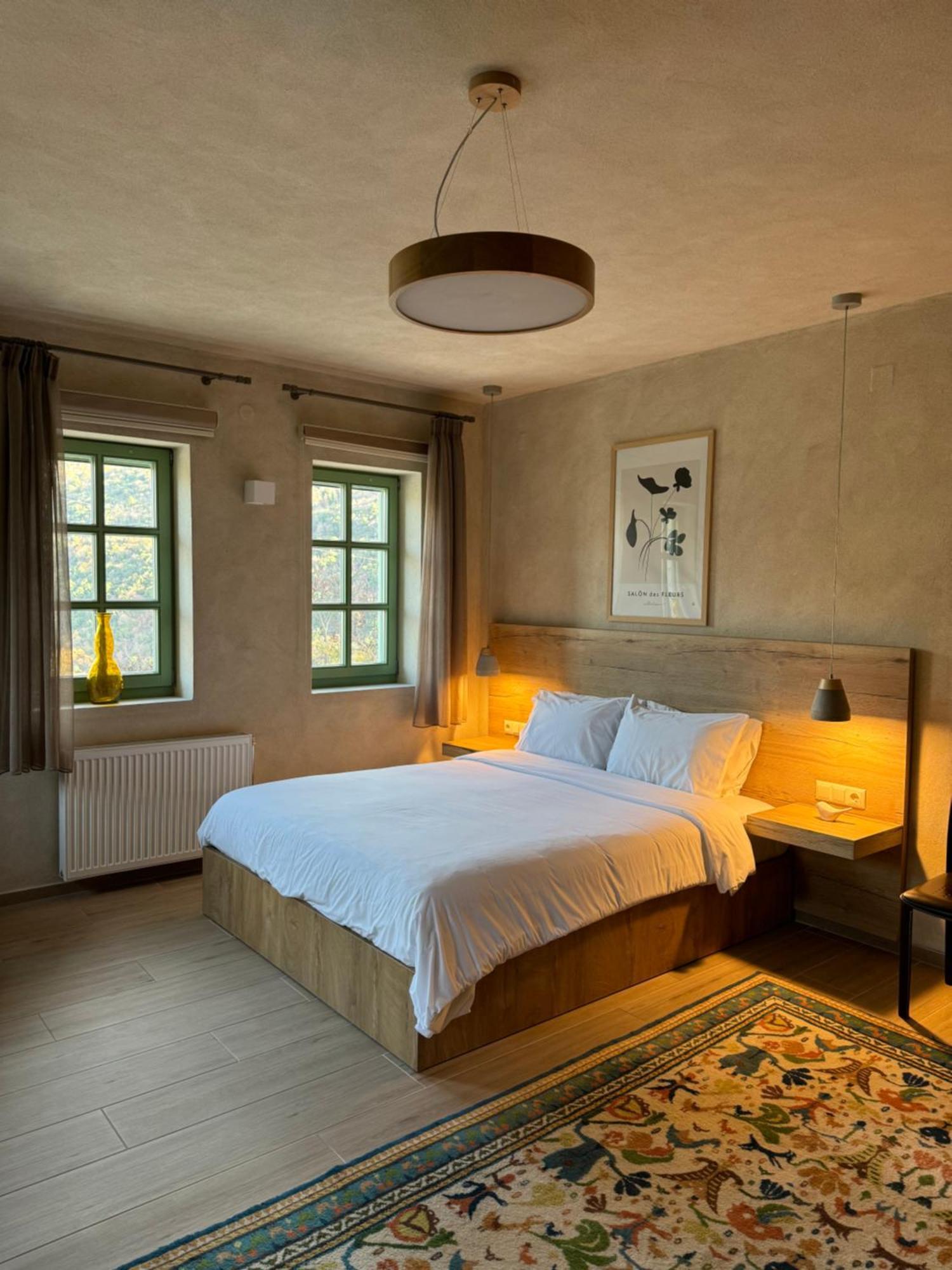 Aristi Boutique Stonehouse With Attic Lejlighed Eksteriør billede